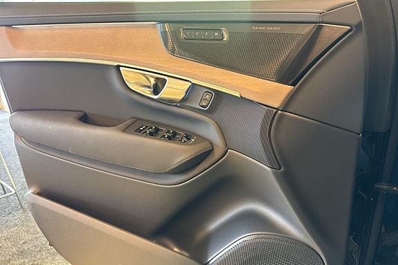 Volvo XC90 21 of 30