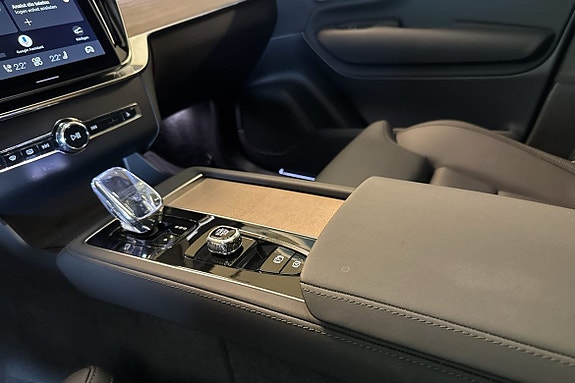 Volvo XC90 23 of 30