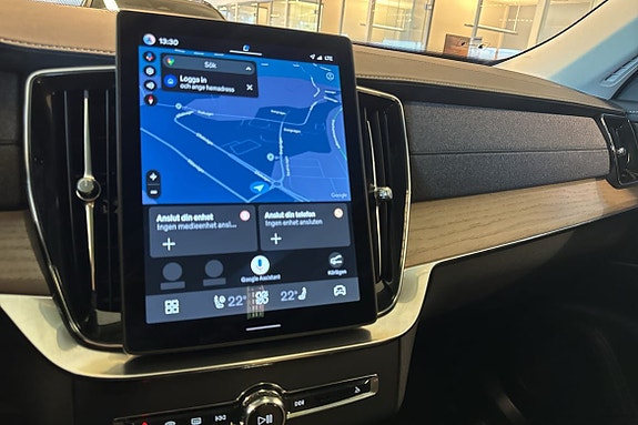 Volvo XC90 14 of 30