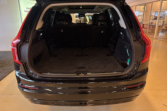 Volvo XC90 24 of 30