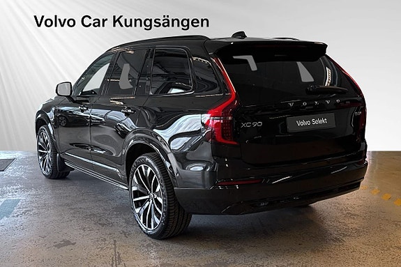 Volvo XC90 5 of 30