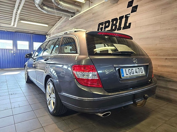 Mercedes-Benz C250 3 of 16