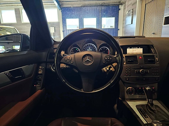 Mercedes-Benz C250 9 of 16