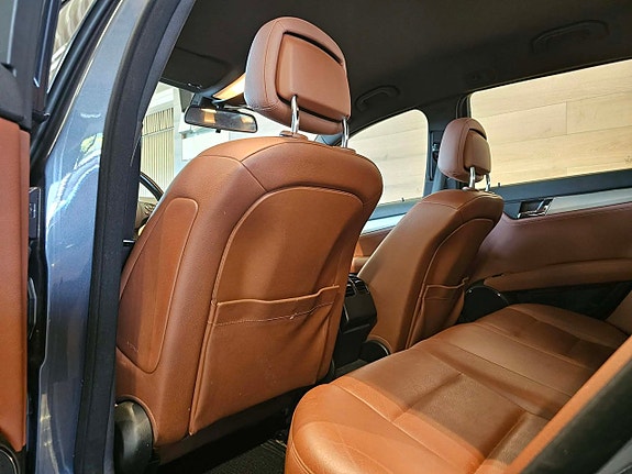 Mercedes-Benz C250 7 of 16