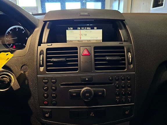 Mercedes-Benz C250 12 of 16