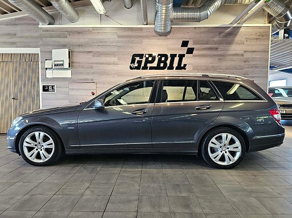 Mercedes-Benz C250 2 of 16