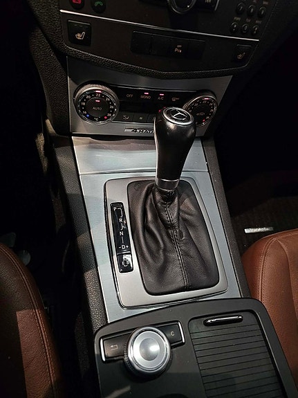 Mercedes-Benz C250 13 of 16