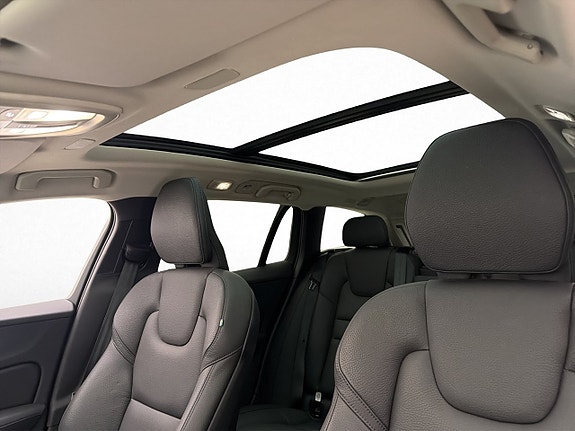 Volvo V60 15 of 30