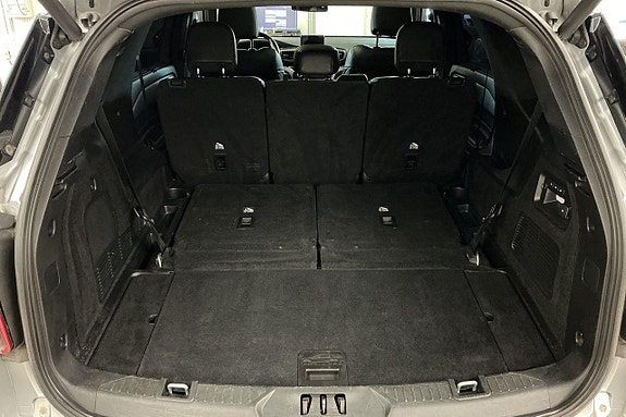 Ford Explorer 23 of 30