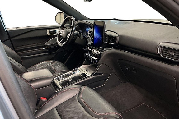 Ford Explorer 9 of 30