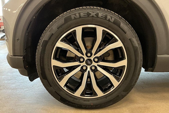 Ford Explorer 25 of 30