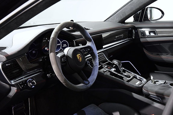 Porsche Panamera GTS 16 of 17