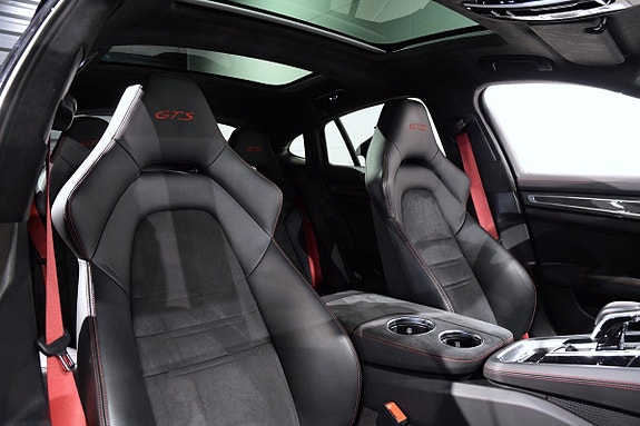 Porsche Panamera GTS 9 of 17