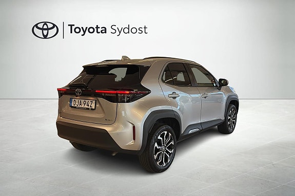 Toyota Yaris Cross 3 of 12