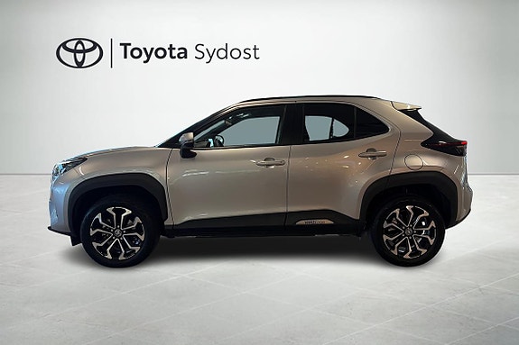 Toyota Yaris Cross 4 of 12