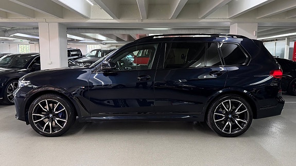 BMW X7 2 of 26