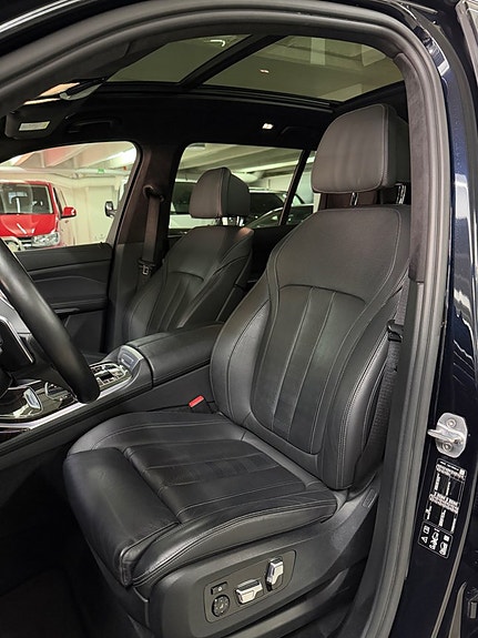 BMW X7 11 of 26