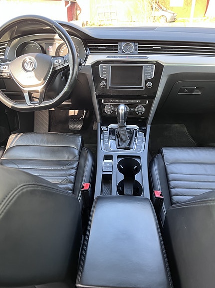 Volkswagen Passat 9 of 9