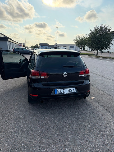 Volkswagen Golf VI 4 of 10
