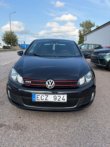Volkswagen Golf VI 3 of 10