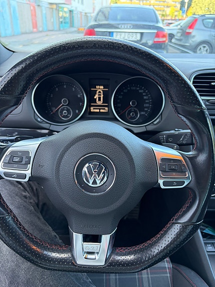 Volkswagen Golf VI 6 of 10