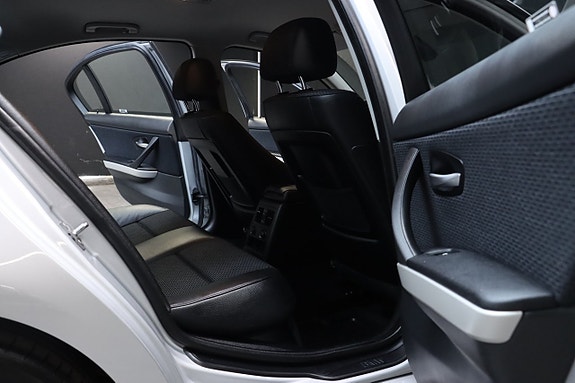 BMW 320d 12 of 21