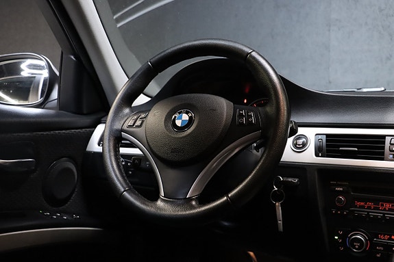 BMW 320d 16 of 21