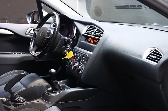 Citroen C4 14 of 23