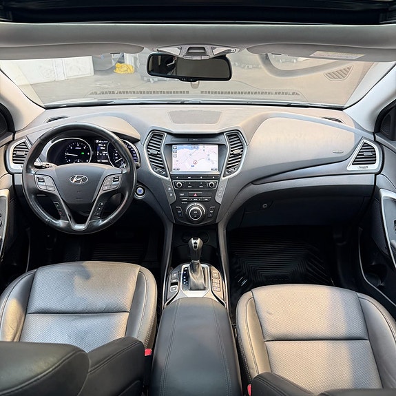 Hyundai Santa Fe 10 of 14