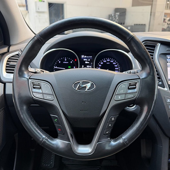 Hyundai Santa Fe 11 of 14