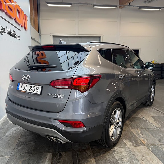 Hyundai Santa Fe 4 of 14