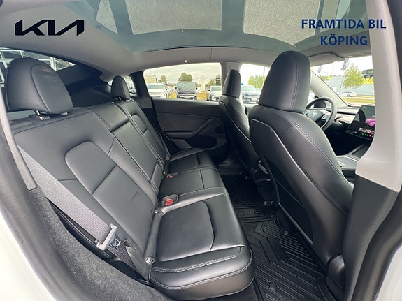 Tesla Model Y 14 of 19