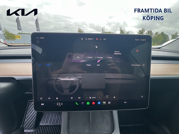 Tesla Model Y 12 of 19
