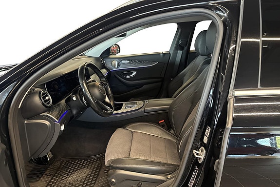 Mercedes-Benz E220 6 of 20