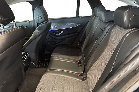 Mercedes-Benz E220 9 of 20