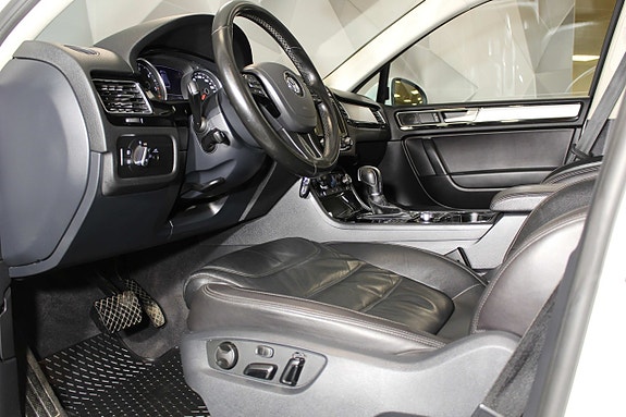 Volkswagen Touareg 12 of 27