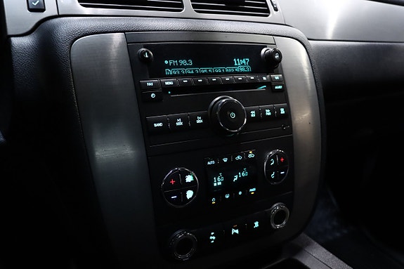 Chevrolet Avalanche 21 of 24