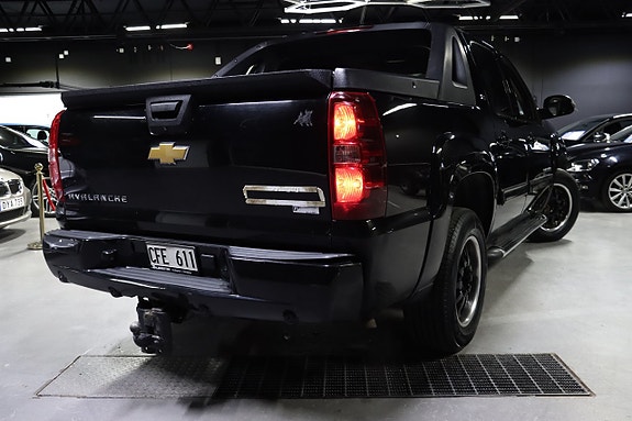Chevrolet Avalanche 4 of 24
