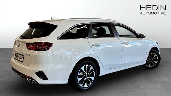 Kia Ceed 2 of 16