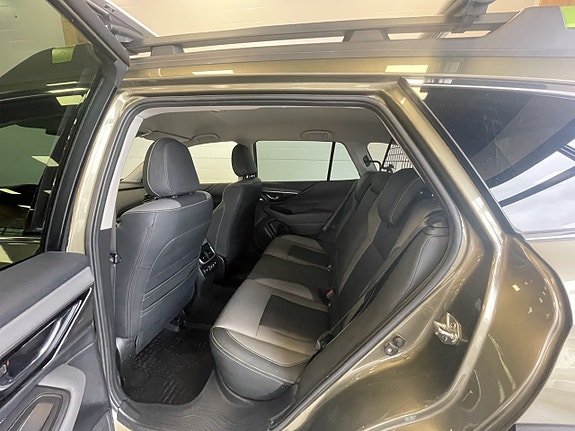 Subaru Outback 12 of 18