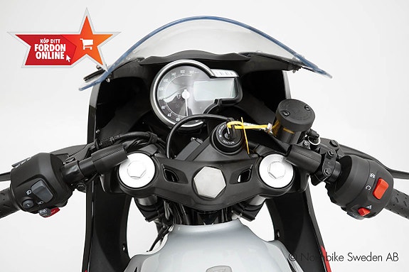 Triumph Thruxton 400 DEMO Snabb Hemleverans 18 of 20