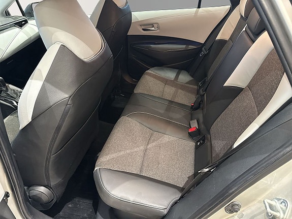 Toyota Corolla 8 of 11