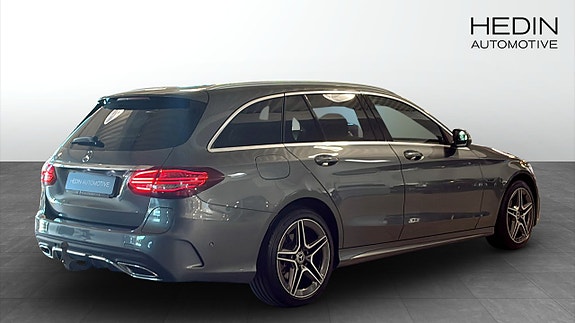 Mercedes-Benz C300 de 2 of 12