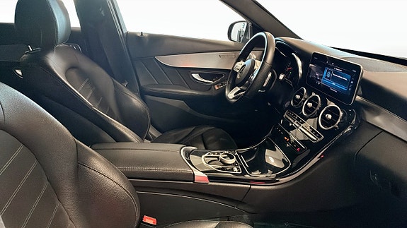 Mercedes-Benz C300 de 3 of 12