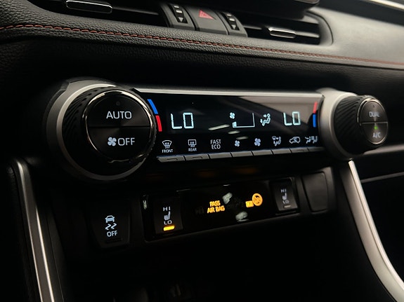 Toyota RAV4 22 of 30