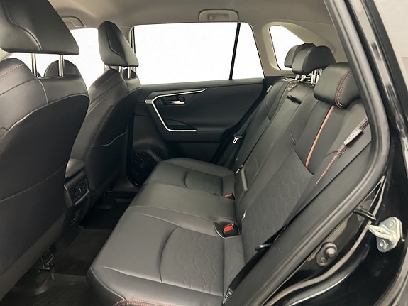 Toyota RAV4 24 of 30