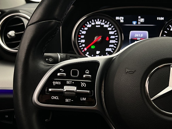 Mercedes-Benz E200 25 of 30