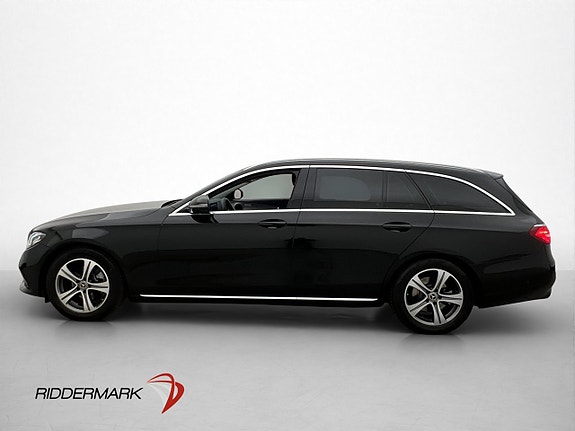 Mercedes-Benz E200 2 of 30