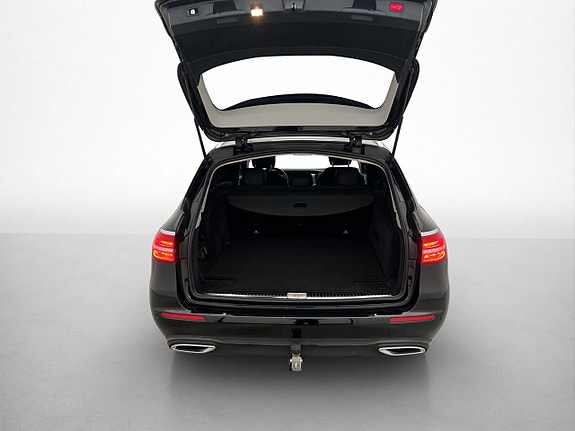 Mercedes-Benz E200 9 of 30