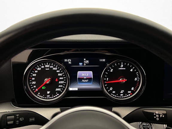 Mercedes-Benz E200 15 of 30